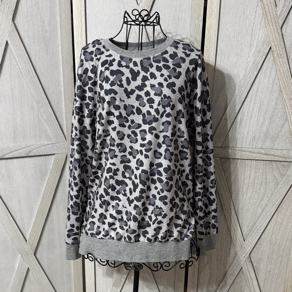 NWT-Gray Leopard Print Sweater
